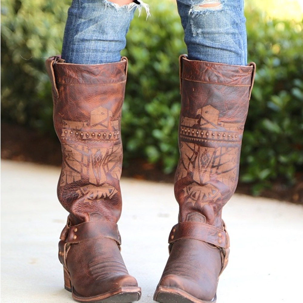 She who is brave junk Gypsy sz 8 western cowgirl harness studded branded boot